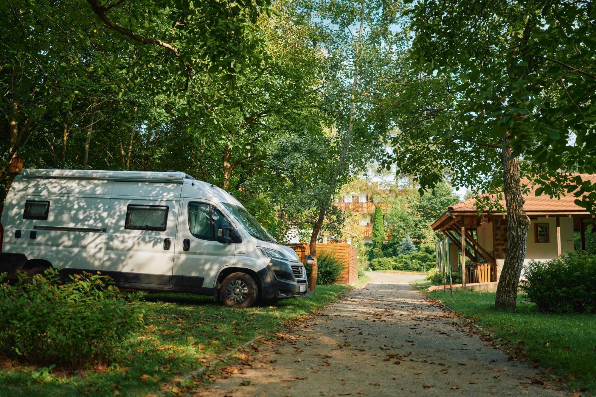 Oeko-Park Panzio, Kemping Es Rendezvenykoezpont Szarvaskő Eksteriør bilde